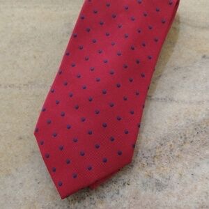 Jo's A Bank executive collection men's repp silk Navy and red dot tie luxury
